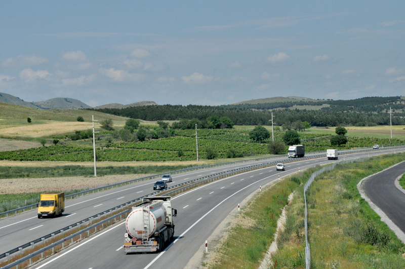 照片2 通車后的公路.JPG